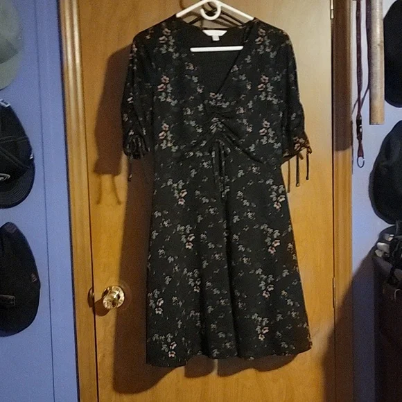 Lauren Conrad size small dress with ties on the breast area and sleeves - Picture 1 of 5